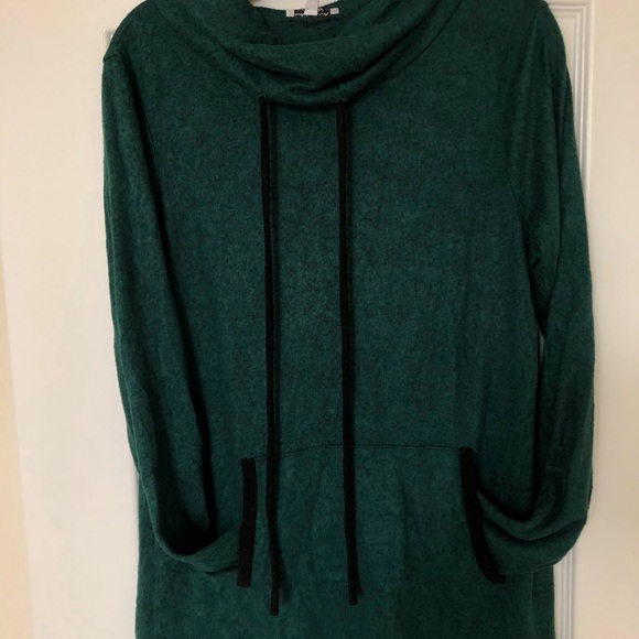 Sweater - Picture 1 of 4